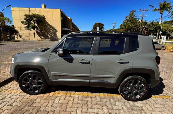 JEEP RENEGADE 1.3 T270 TURBO FLEX S 4X4 AT9 JEEP RENEGADE 1.3 T270 TURBO FLEX S 4X4 AT9